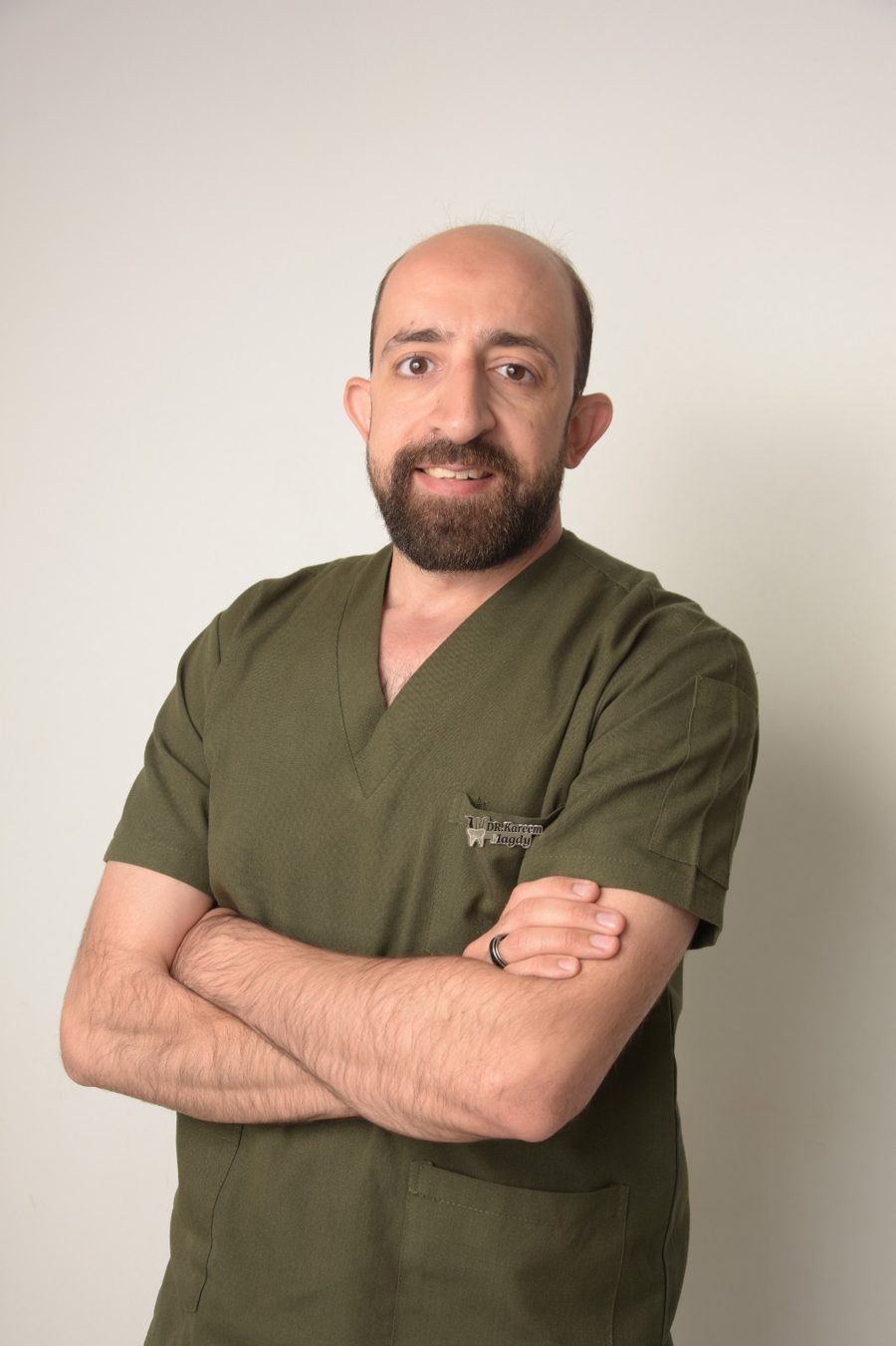 د. كريم مجدي عبد الوهاب - أخصائي جراحة الفم والوجه والفكين بالمدينة المنورة
